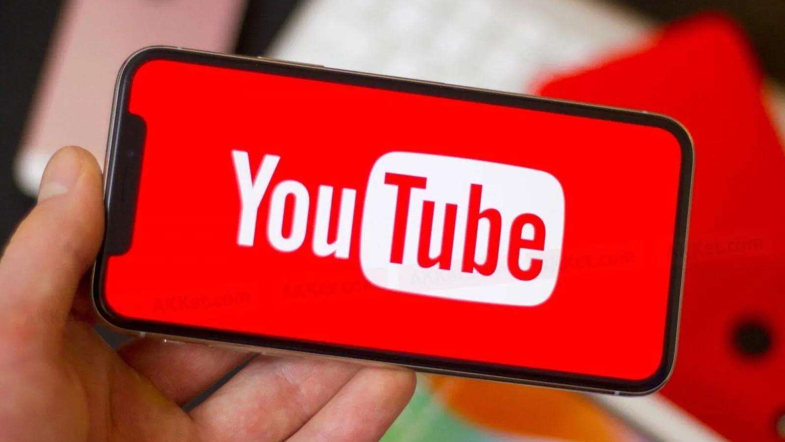 В Минцифры ответили на вопрос о блокировке YouTube и WhatsApp в России