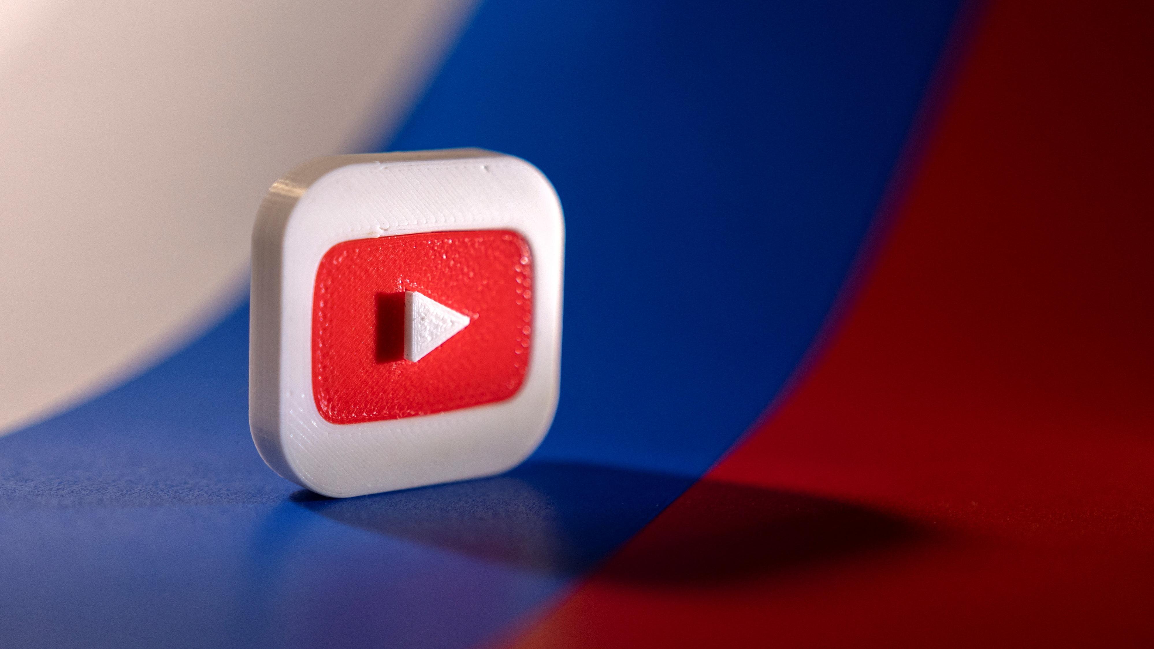 В Госдуме рассказали, что россияне массово просят заблокировать YouTube |  VK Play