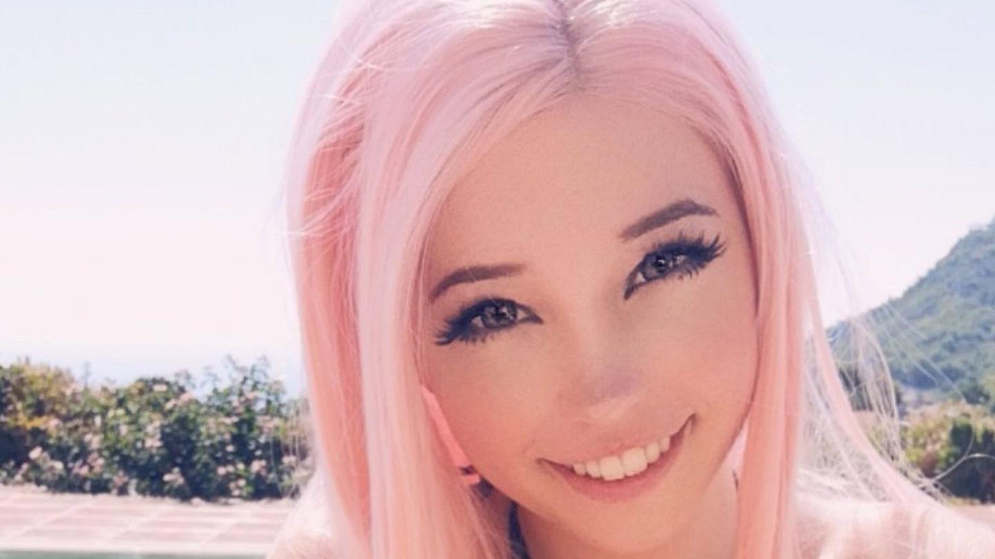 Belle Delphine рассказала, сколько зарабатывает на фанатах (18+)