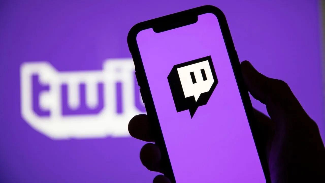 Слух: стримера из РФ забанили на Twitch за российский флаг | VK Play