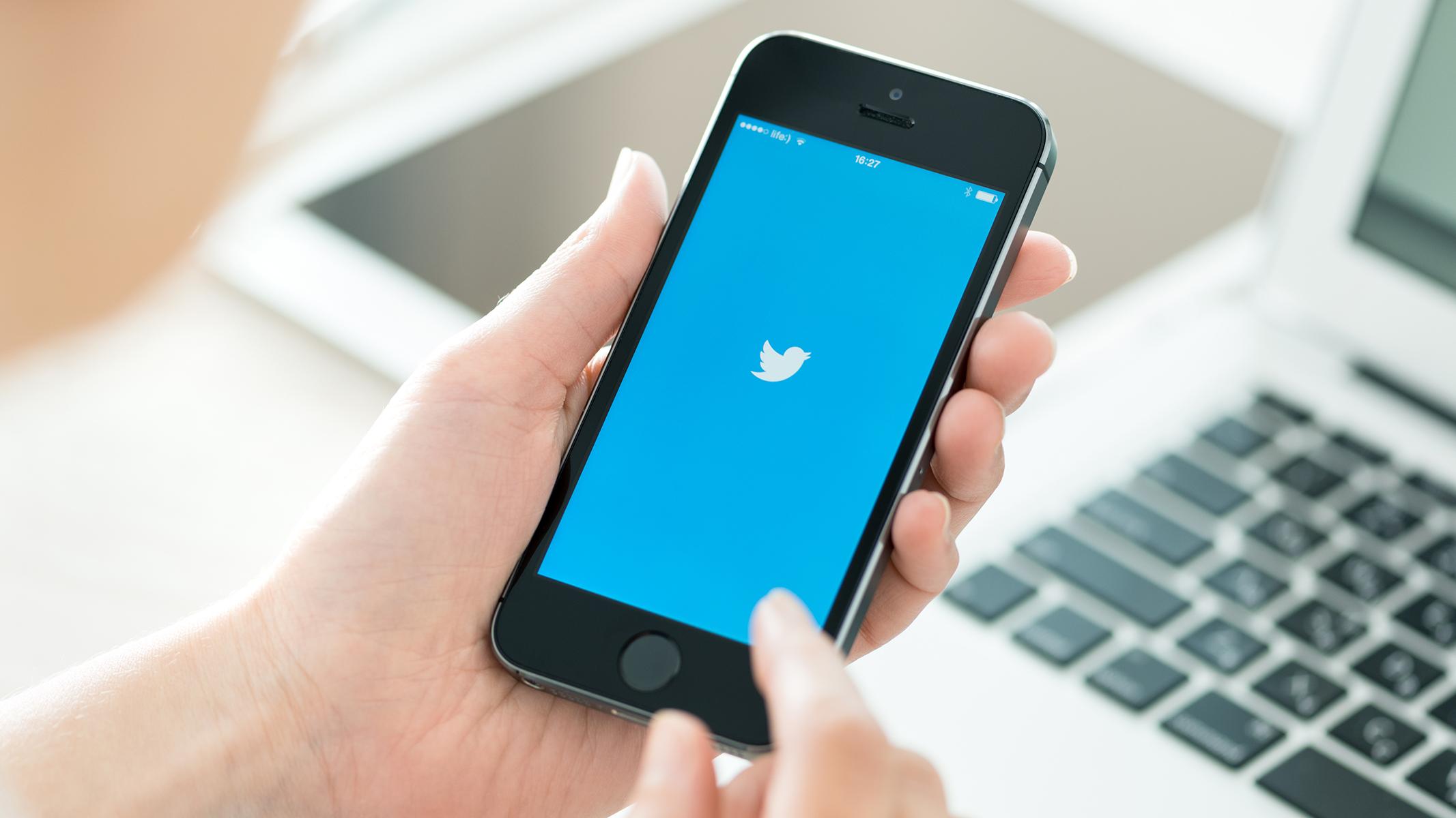 Владельцы iPhone будут платить больше за подписку Twitter Blue