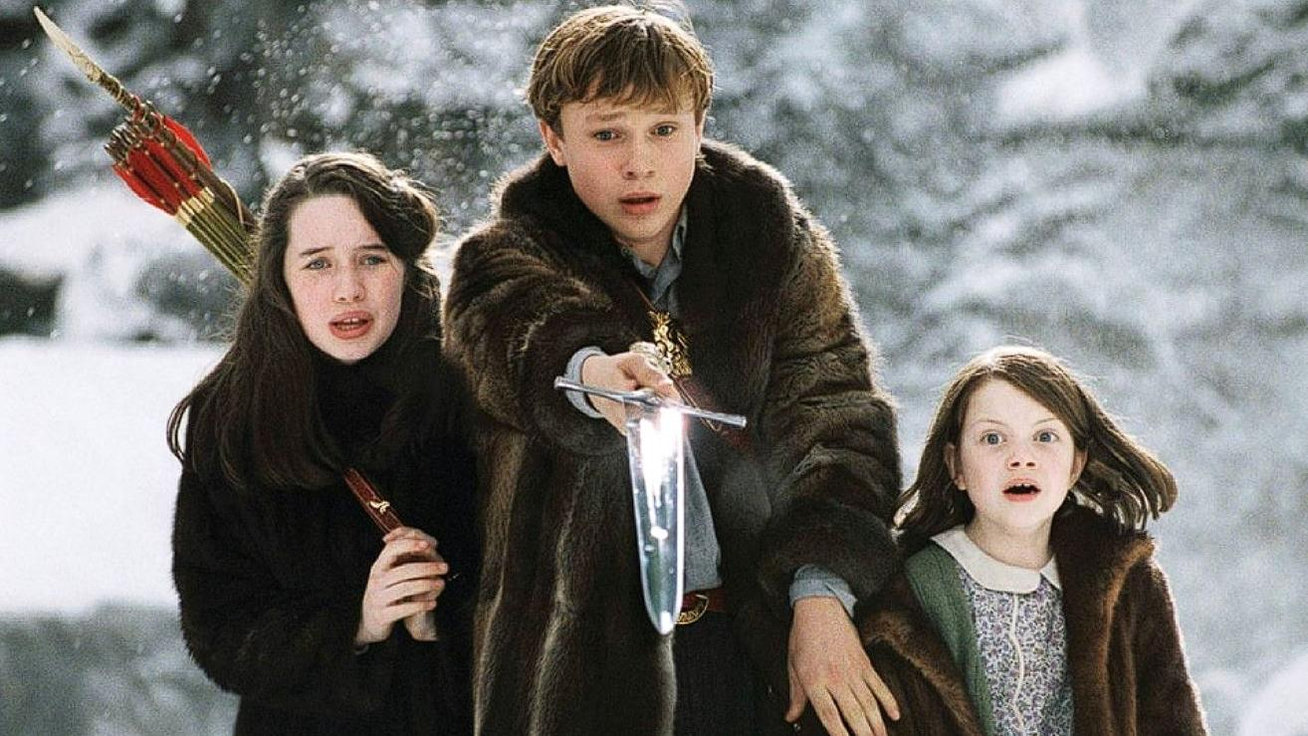 Хроники нарнии 2005 аслан. Сколько лет нарнии. Хроники нарнии: лев, колдунья и волшебный шкаф (2005). Принц каспиан ведьма. Миссис макриди хроники нарнии.