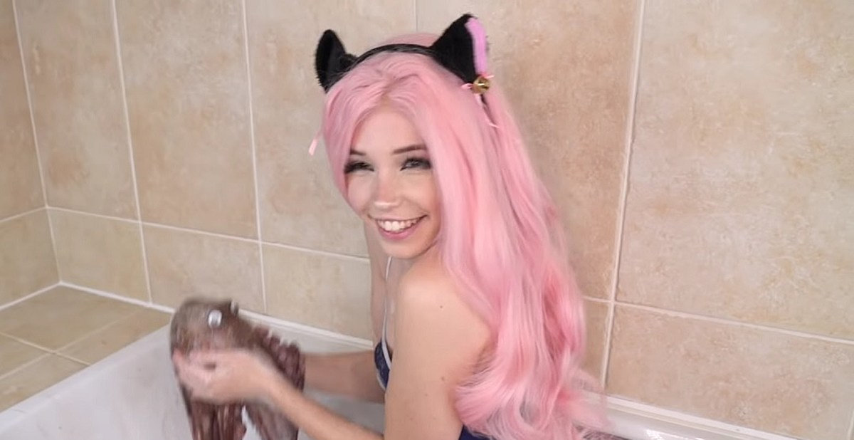 Видео delphine. Стримерша Бель Дельфин. Belle Delphine вода.